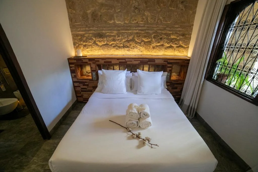 Petra Romantic Deluxe Double Room — Hotel Boutique Patio del Posadero