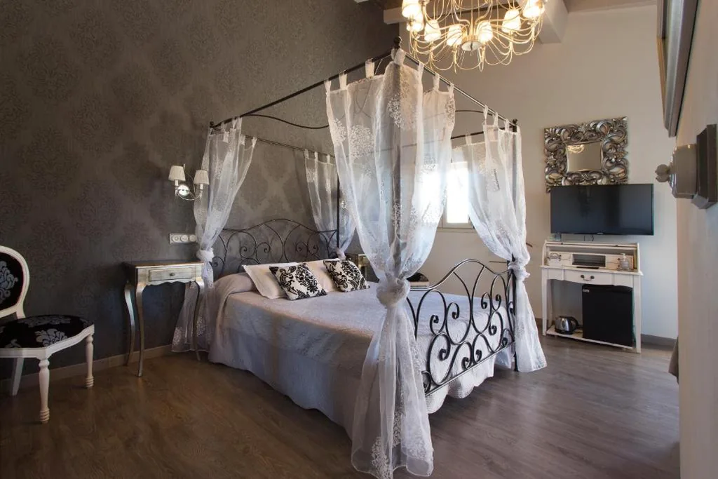 Habitación Superior - 1 cama grande — Hotel Boutique Posada de Sajazarra