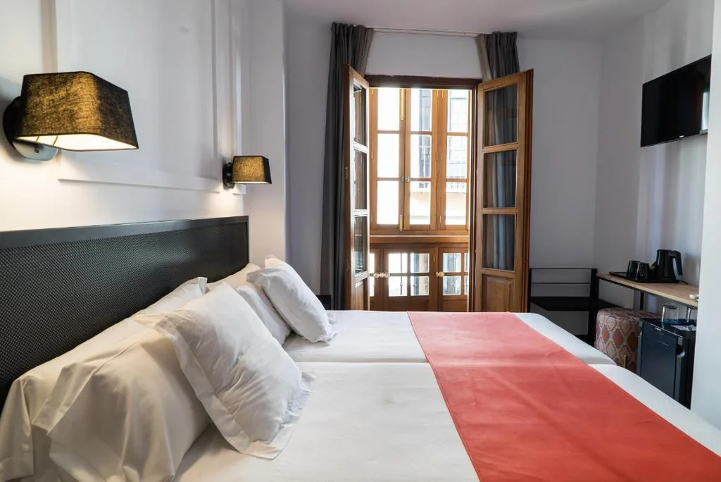 Estudio Gomerez — Hotel Boutique Puerta de las Granadas