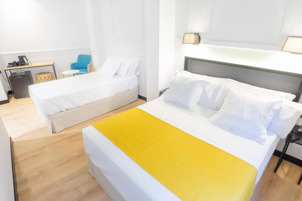 TODO EN UNO — Hotel Boutique Puerta de las Granadas