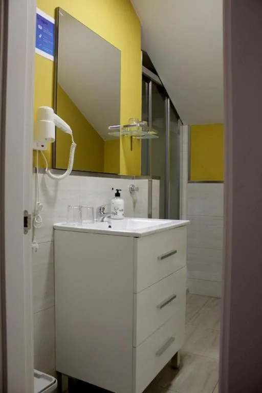Quarto Triplo — Hotel Boutique Rosal Oviedo