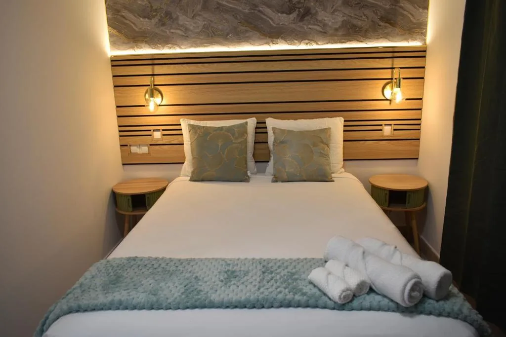 Habitación Doble con baño compartido — Hotel Boutique Traveler 360