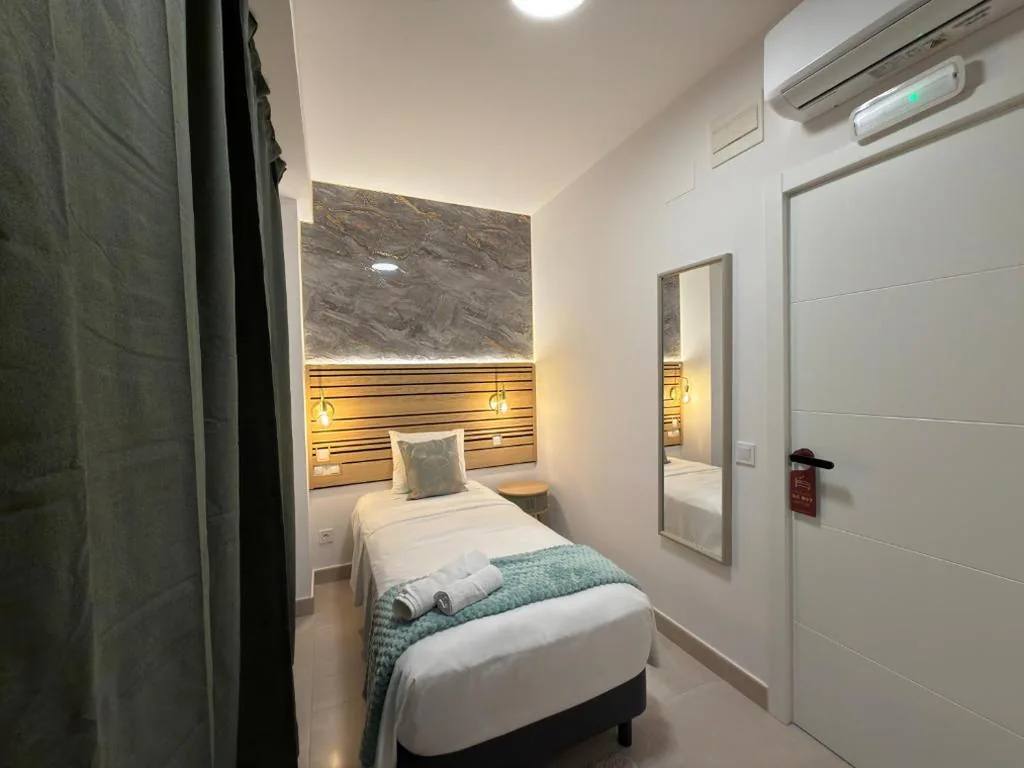 Habitación Individual con baño compartido — Hotel Boutique Traveler 360