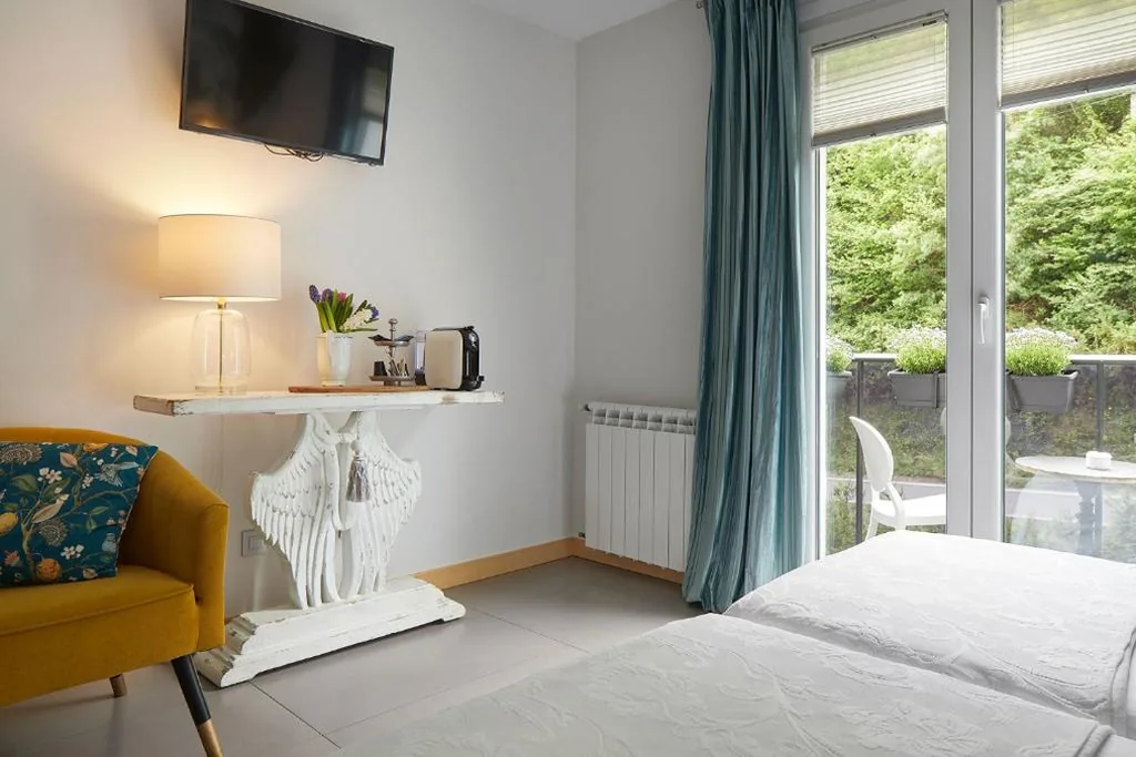 Standard-Zweibettzimmer mit Gartenblick — Hotel Boutique Txanka Erreka PARKING INCLUIDO