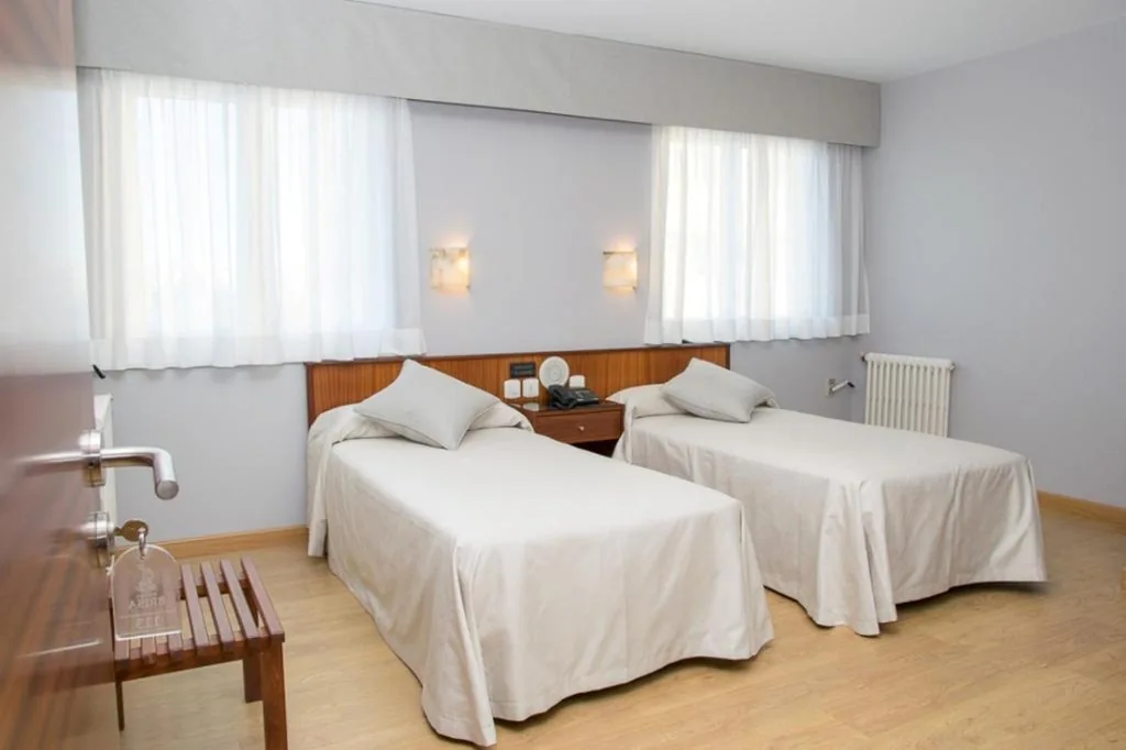 Dreibettzimmer — Hotel Brisa