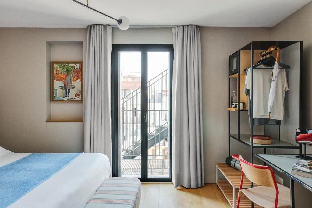 Superior-Doppelzimmer mit Poolblick — Hotel Brummell
