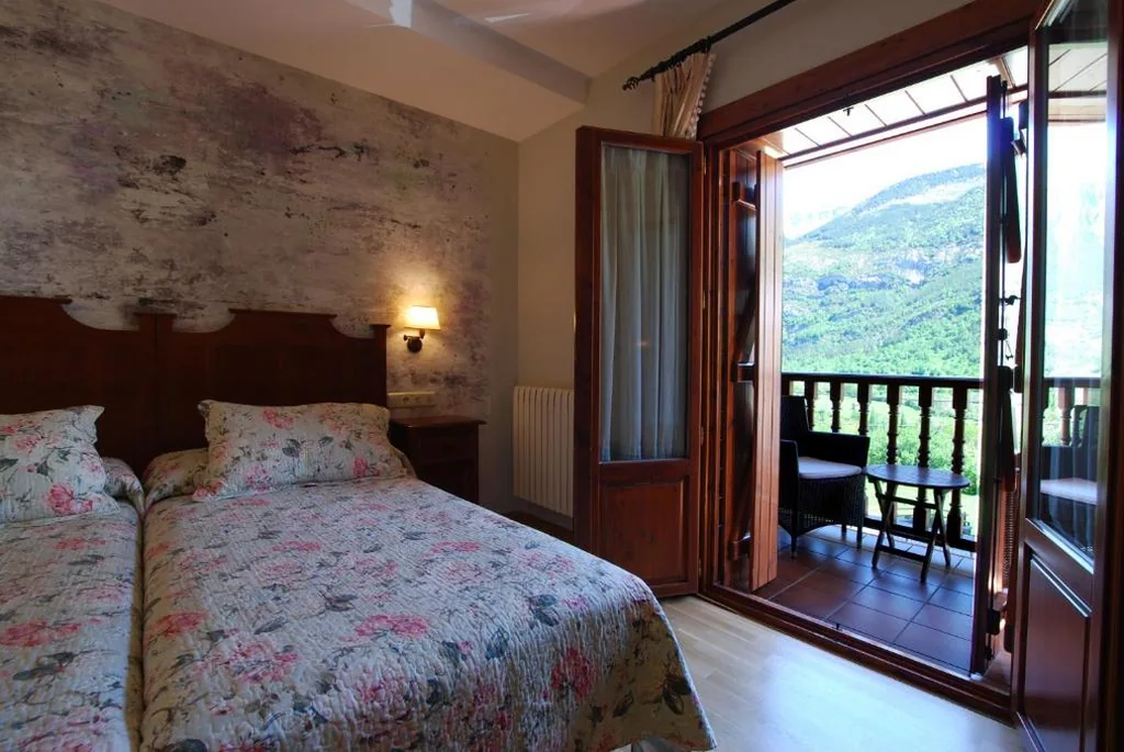 Habitación Doble con balcón - 1 o 2 camas — Hotel Bujaruelo