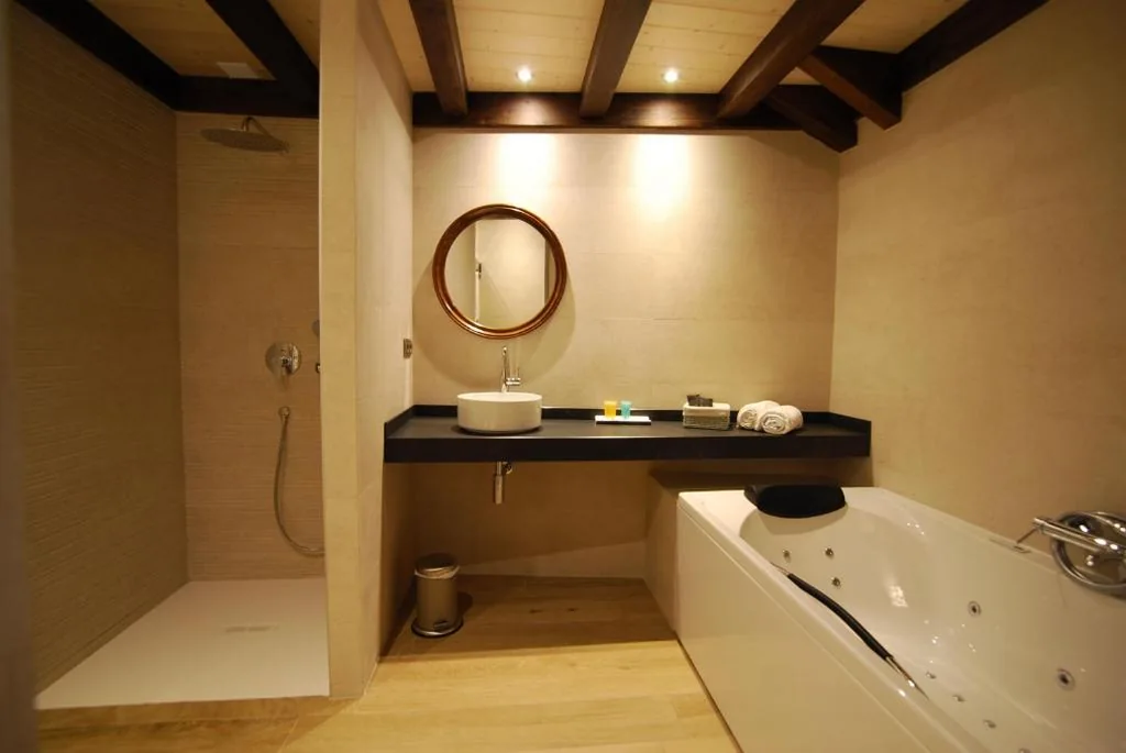 Habitación Doble Deluxe con balcón — Hotel Bujaruelo