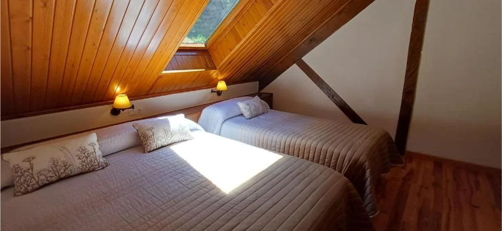 Chambre triple d’hôtel — Hotel, Bungalows y Camping Viu