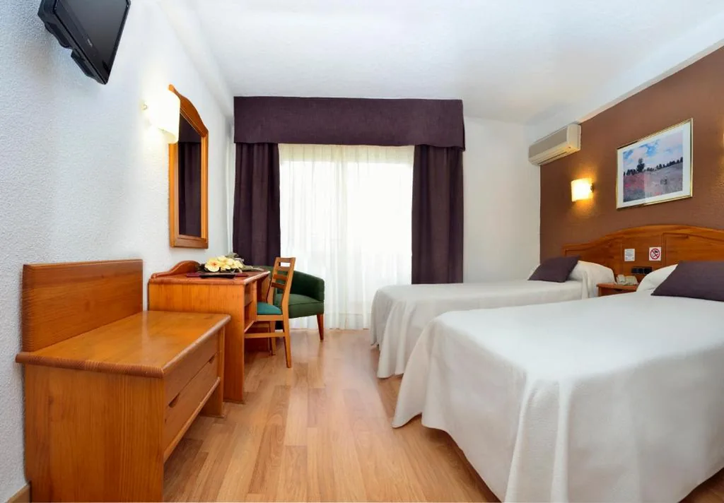 Camera Doppia (1 adulto + 1 bambino) - 2 letti — Hotel Caballo de Oro