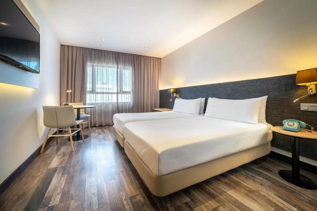 Habitación Estándar — Hotel Cádiz Paseo del Mar, Affiliated by Meliá