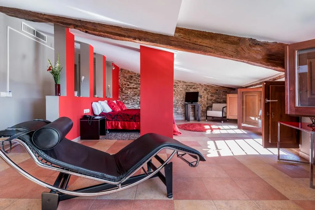 Suite com vista para as vinhas e o parque natural — Hotel Cal Llop