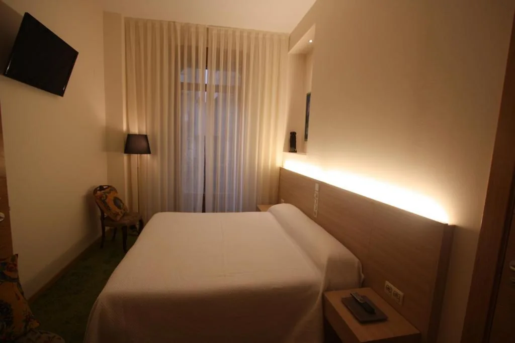 Tweepersoonskamer met 2 bedden — Hotel Cal Piteu