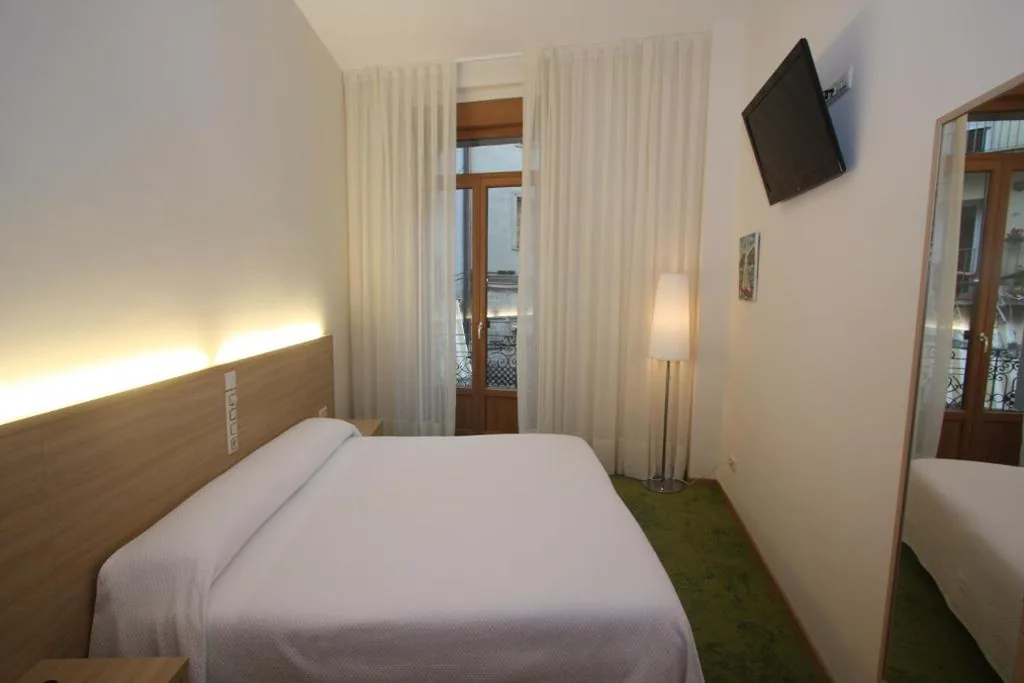 Tweepersoonskamer met 2 bedden — Hotel Cal Piteu