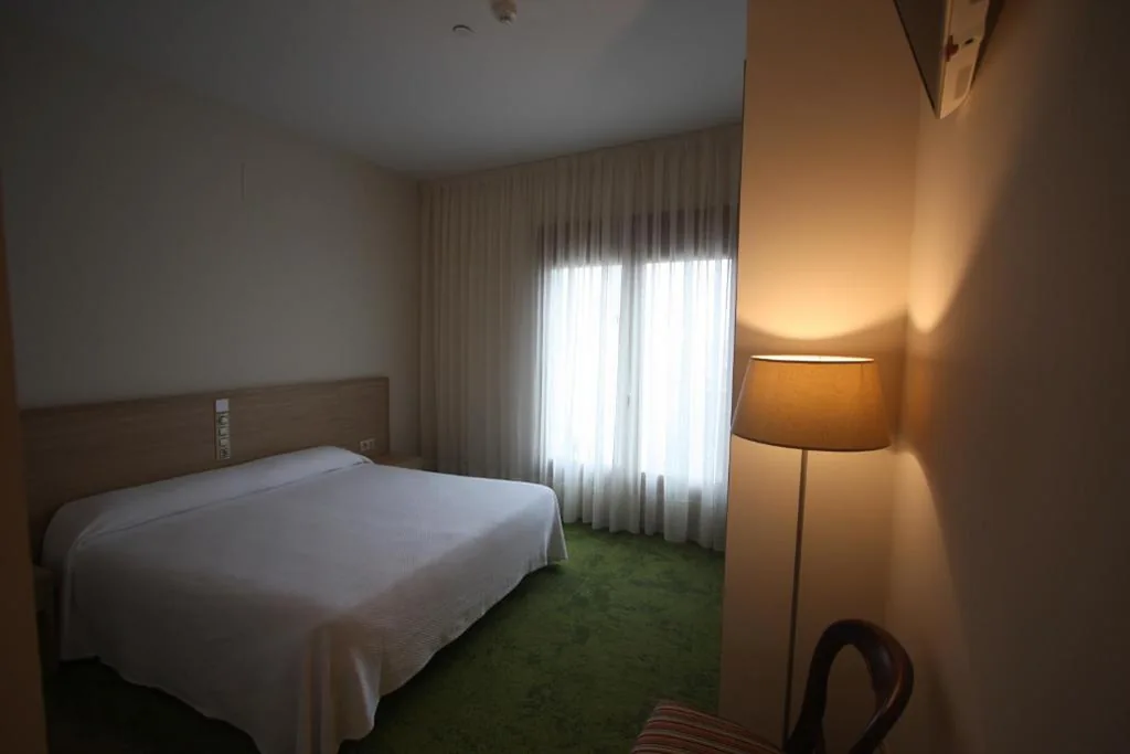 Tweepersoonskamer met balkon - 2 bedden — Hotel Cal Piteu