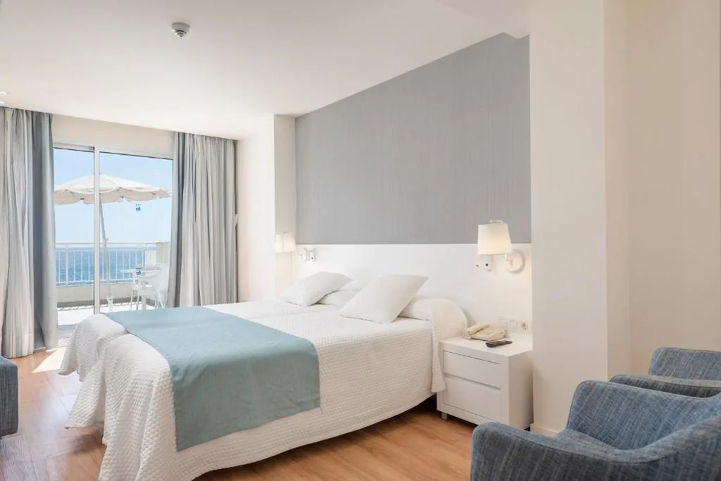 Camera doppia Superior con terrazza e vista sul mare - 1 o 2 letti — Hotel Cala Bona
