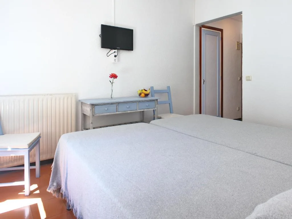 Habitación Doble Estándar - 2 camas — Hotel Caleta