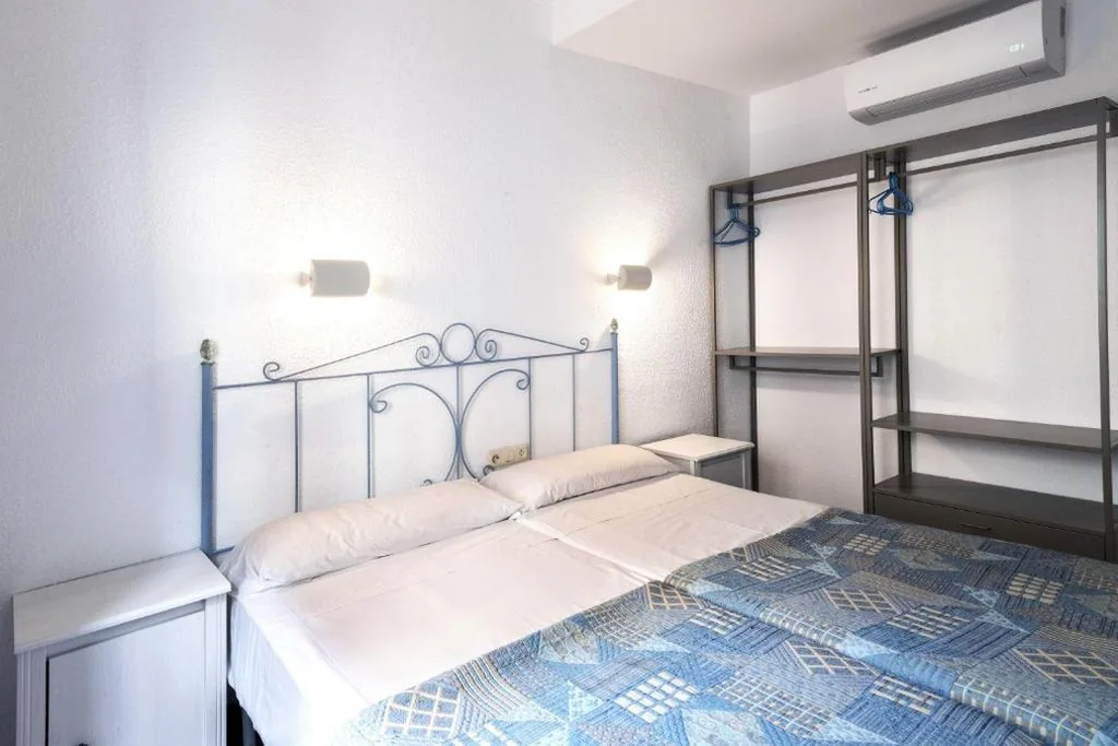 Habitación Familiar — Hotel Caleta