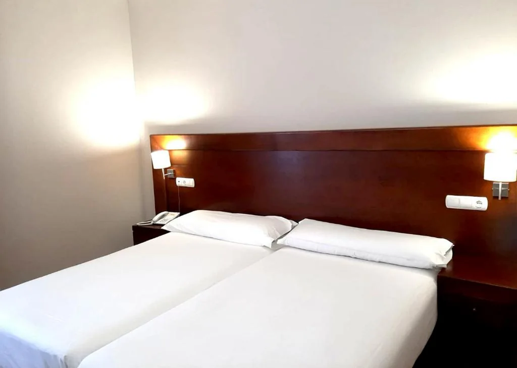 Chambre Familiale avec baignoire — Hotel Campos de Castilla