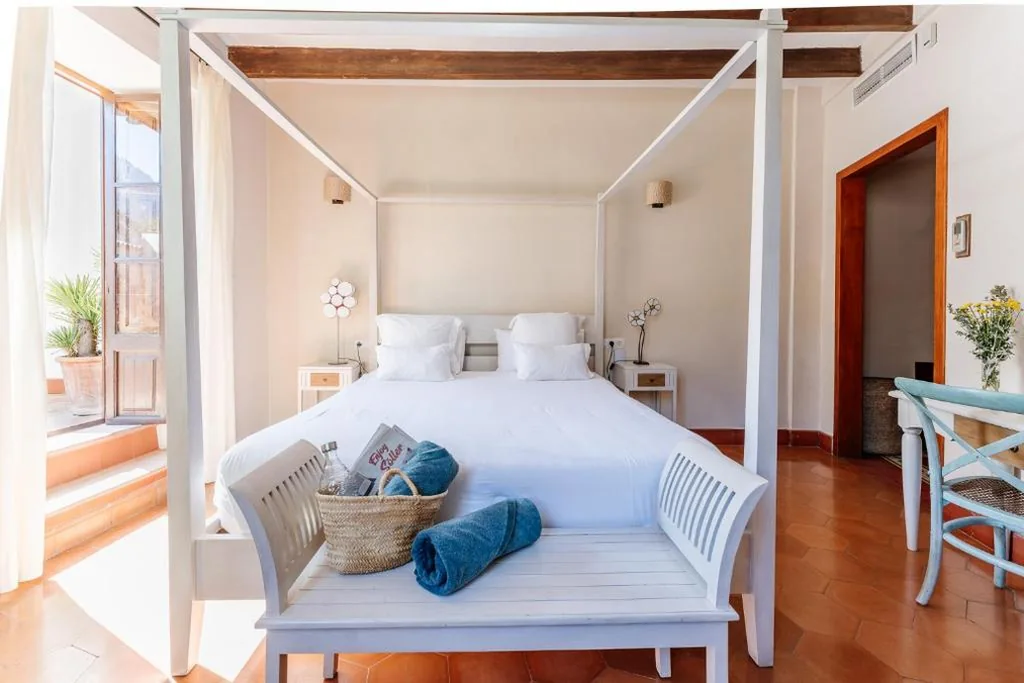 Habitación Doble Superior con terraza — Hotel Can Abril
