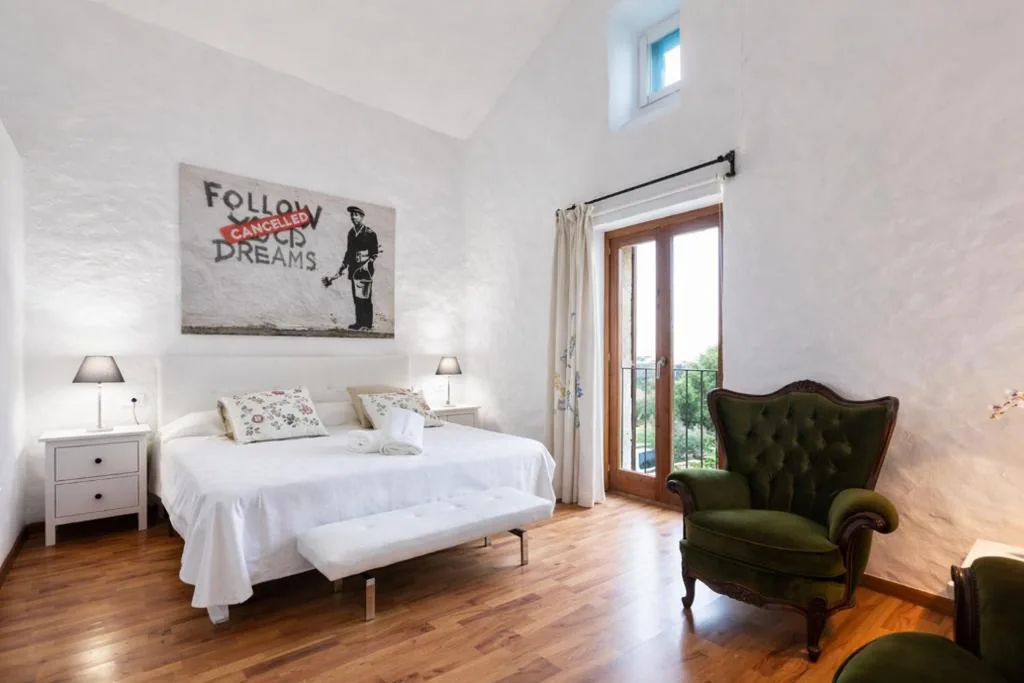 Quarto com Cama Extragrande e Banheira de Hidromassagem — Hotel Can Riera by CheelHotels