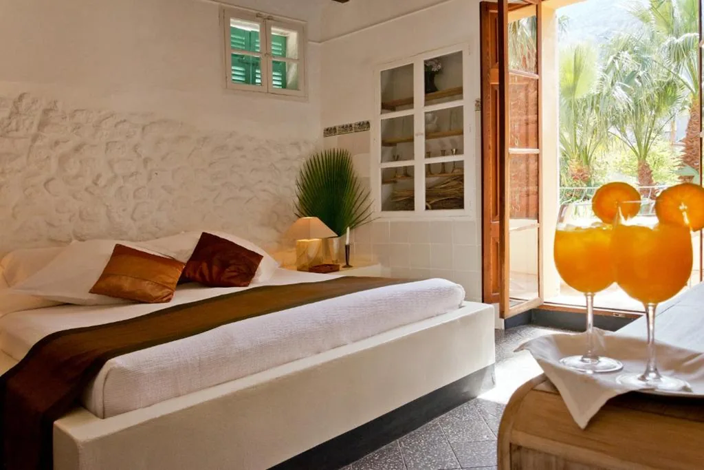Maisonette-Doppelzimmer mit Balkon — Hotel Can Roses