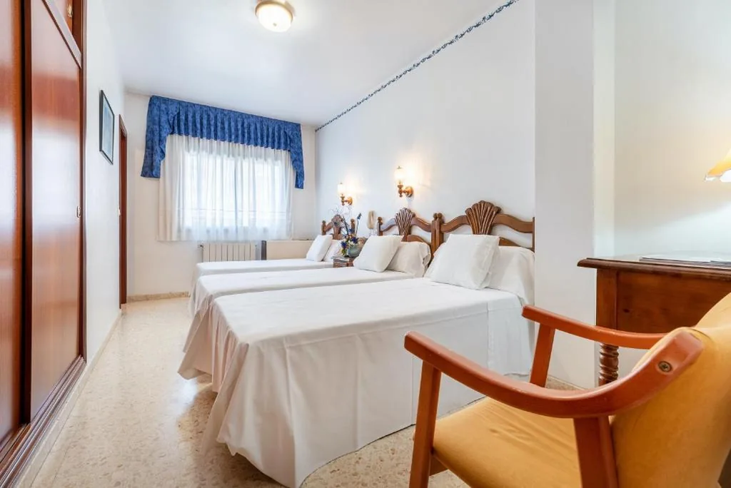 Camera tripla — Hotel Canadá by Dynamic Hotels