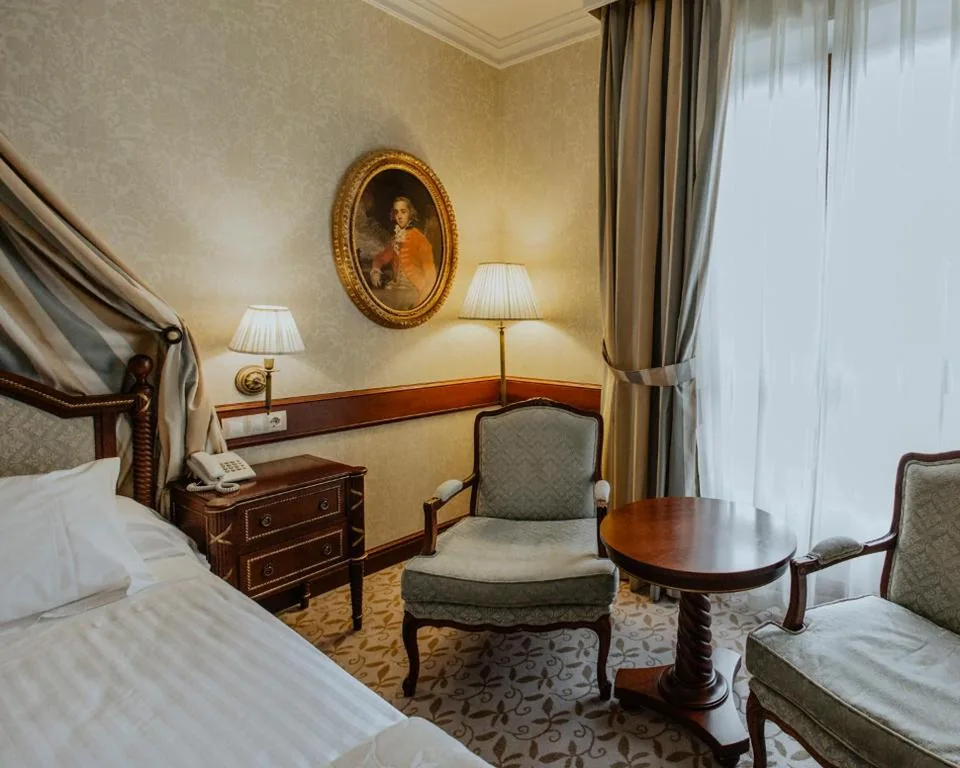 Twin Room with Extra Bed — Hotel Cándido