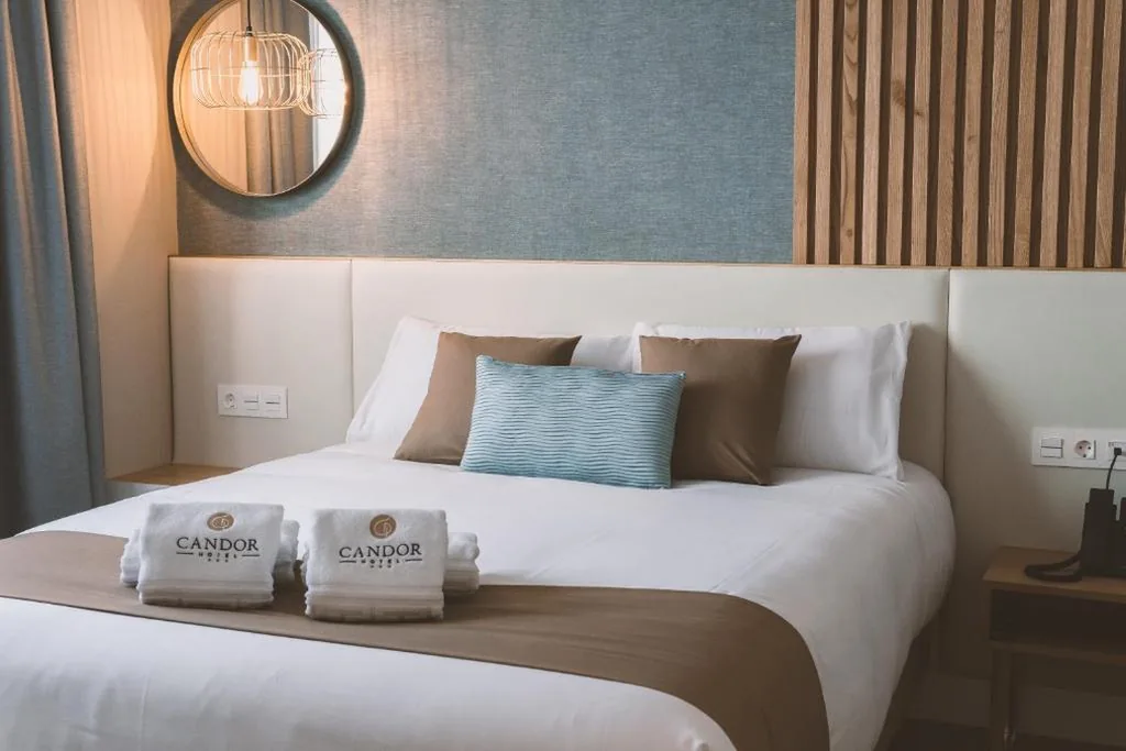 Quarto Triplo adaptado para pessoas com mobilidade reduzida — HOTEL CANDOR