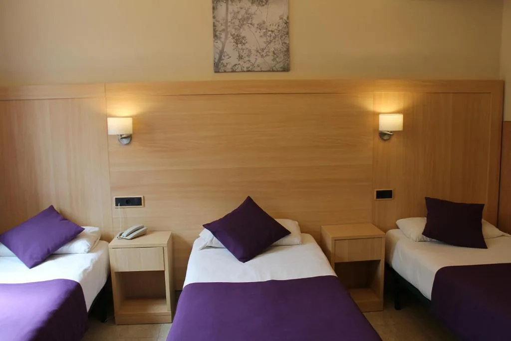 Habitación Triple — Hotel Cantón