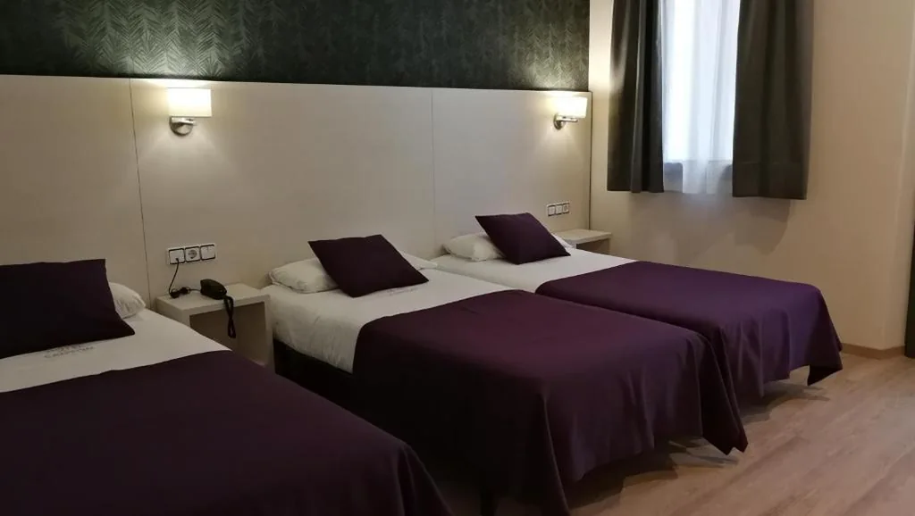 Habitación Triple Superior — Hotel Cantón