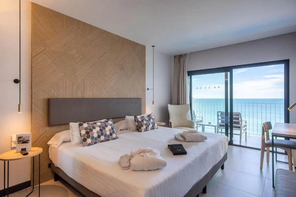 Chambre Double - 1 ou 2 lits avec vue frontale sur la mer — Hotel Cap Negret