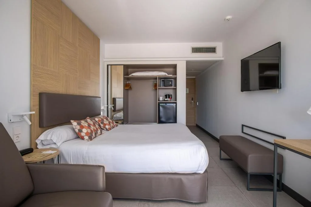 Chambre Double Confort (2 adultes) — Hotel Cap Negret