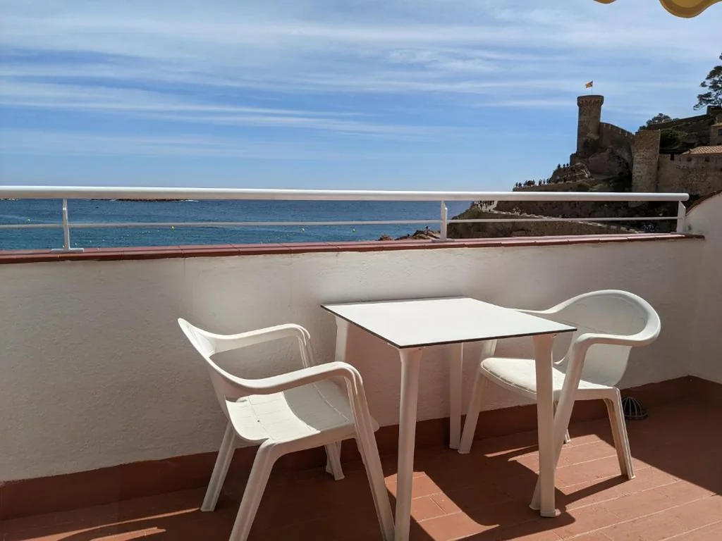 Chambre Double avec vue sur la mer et terrasse — Hotel Capri