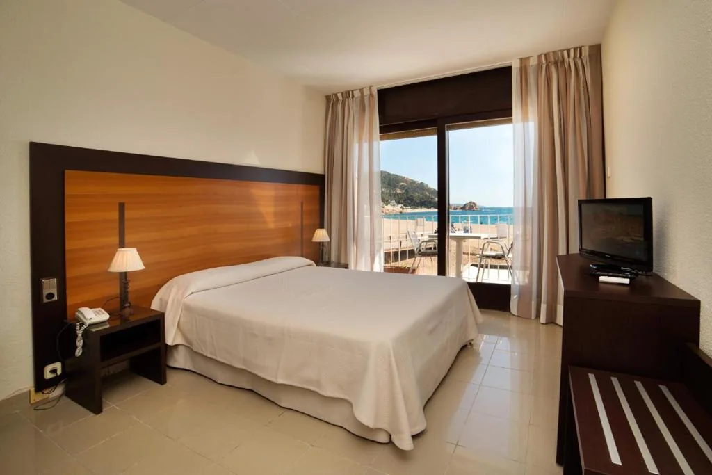 Chambre Double Deluxe avec balcon et vue sur la mer — Hotel Capri