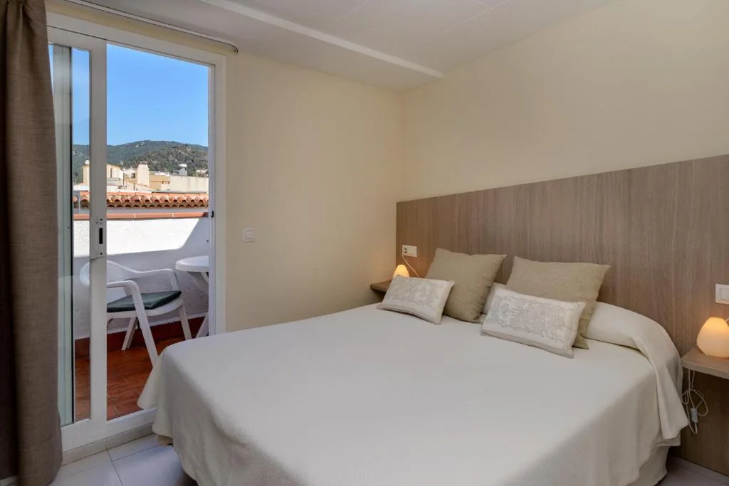 Chambre Simple avec terrasse — Hotel Capri