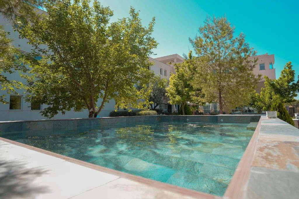 Einfaches Dreibettzimmer — Hotel Caravaca Resort