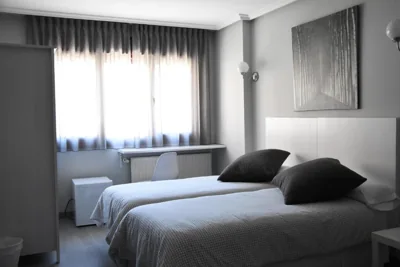 Hotel Carbayon — Foto 12