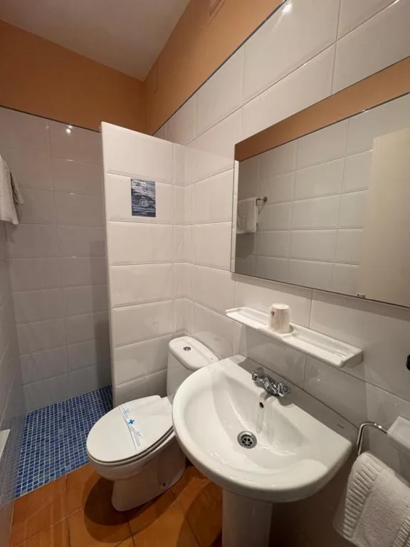 Quarto Individual Económico — Hotel Carbonell