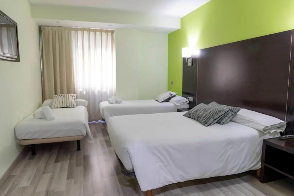 Vierbettzimmer — Hotel Cardeña by gaiarooms