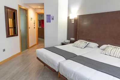 Hotel Cardeña by gaiarooms — Foto 12