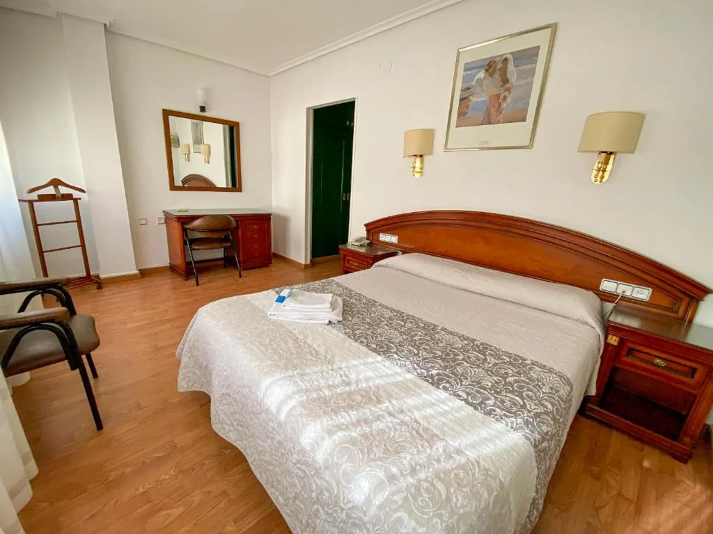 Double Room - 1 or 2 Beds — Hotel Cardinal