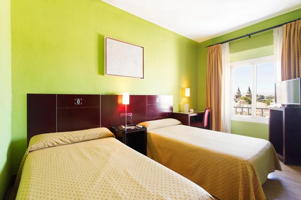 Chambre double - 2 lits — Hotel Carlos V