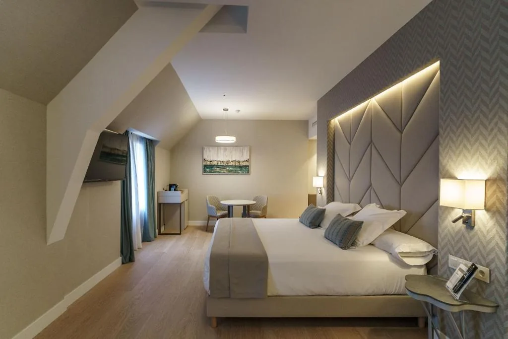 Camera Doppia Superior - 1 o 2 letti — Hotel Carlton