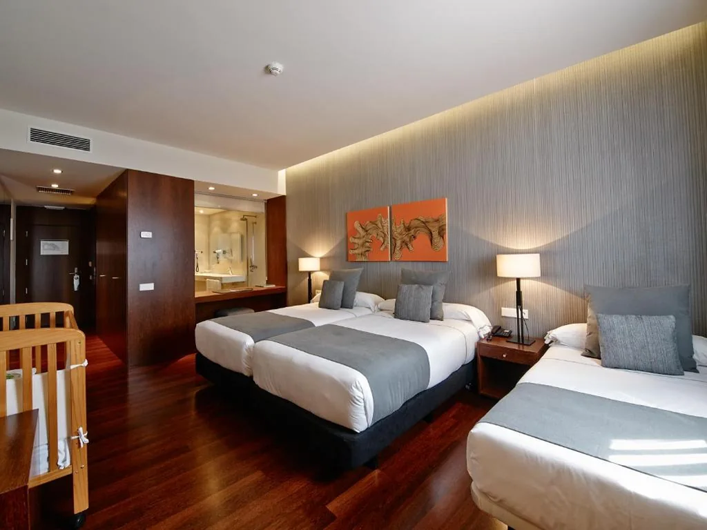 駐車場付きファミリールーム — Hotel Carris Marineda