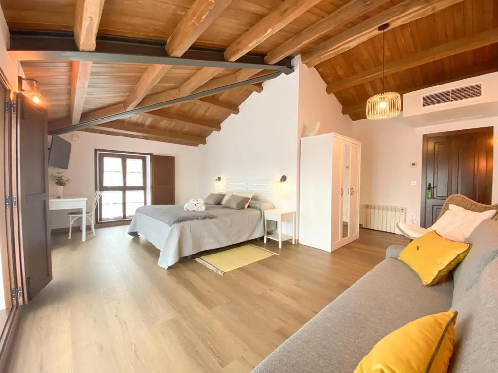 Deluxe Suite mit Whirlpool — Hotel Casa Cachón