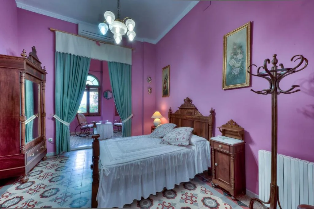 Chambre double avec vue sur le jardin — Hotel Casa Ceremines