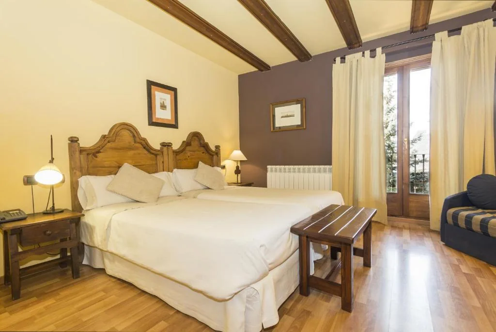 Quarto Individual — Hotel Casa Cornel