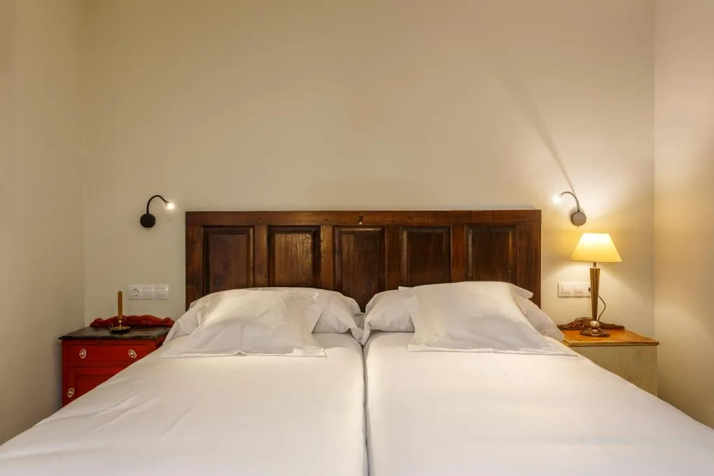 Doppelzimmer – 2 Betten — Hotel Casa da Galbana