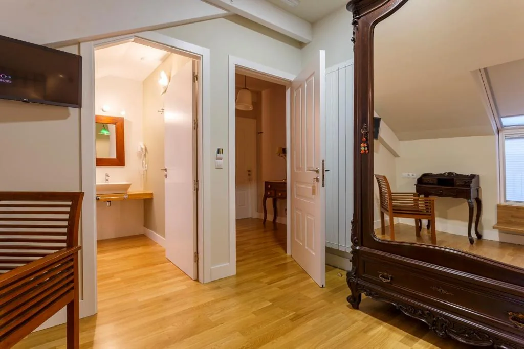 Deluxe-Doppelzimmer – 2 Doppelbetten — Hotel Casa da Galbana